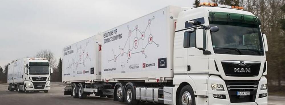 Duplikat von Platooning im Logistikeinsatz: MAN übergibt Pilotfahrzeuge an DB Schenker